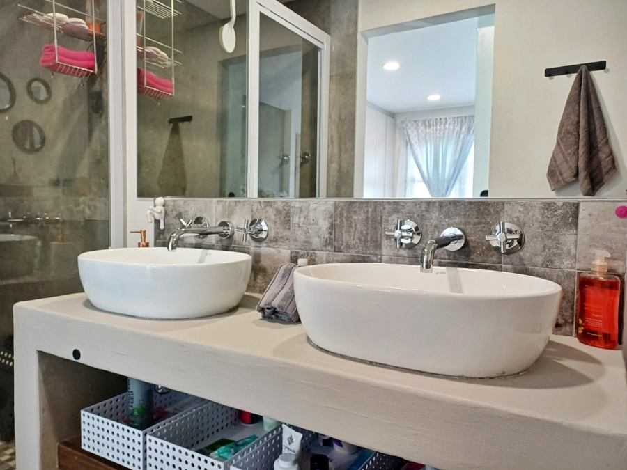 2 Bedroom Property for Sale in Island View Western Cape
